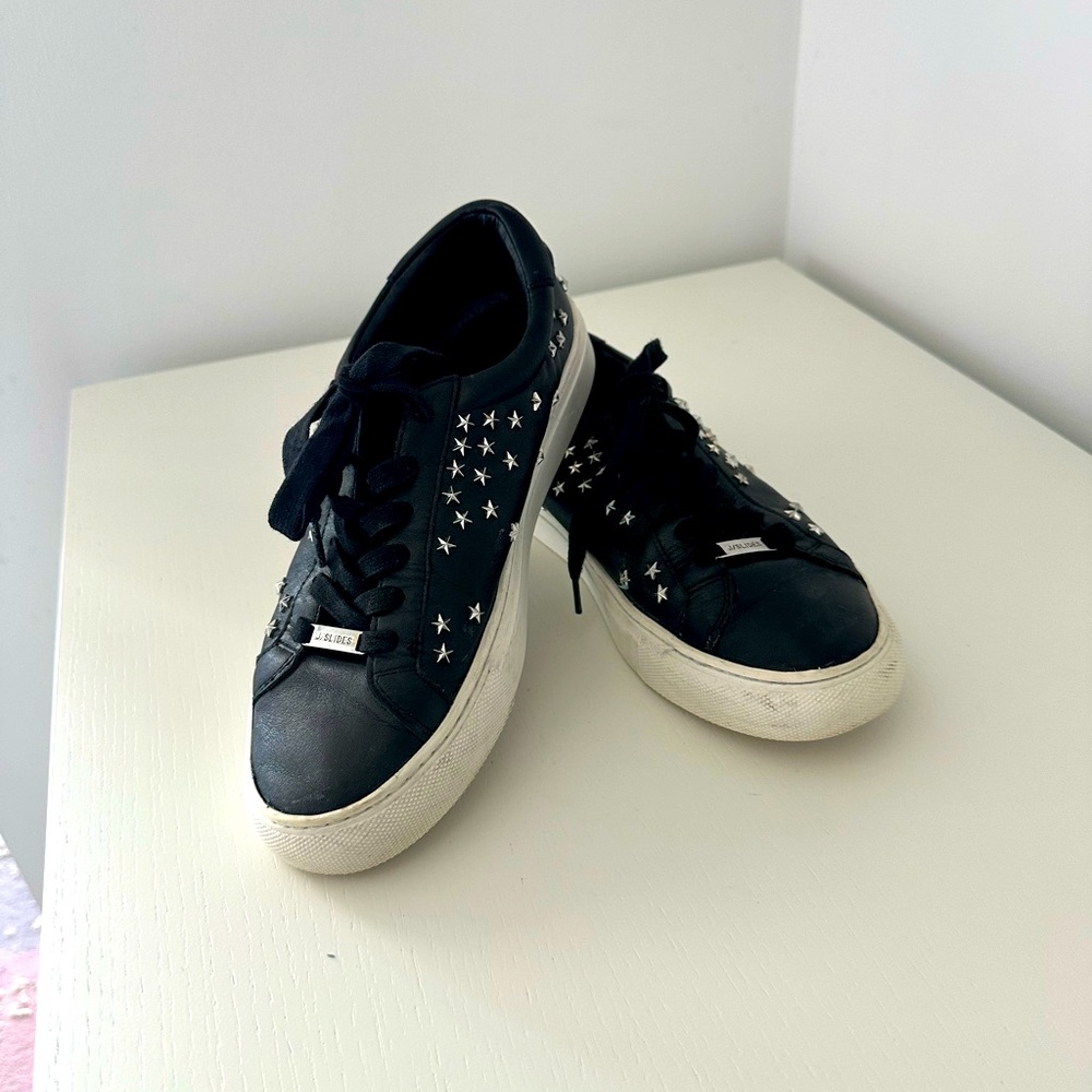 J-SLIDES lightly used black sneakers with metallic silver stars size 7.5!